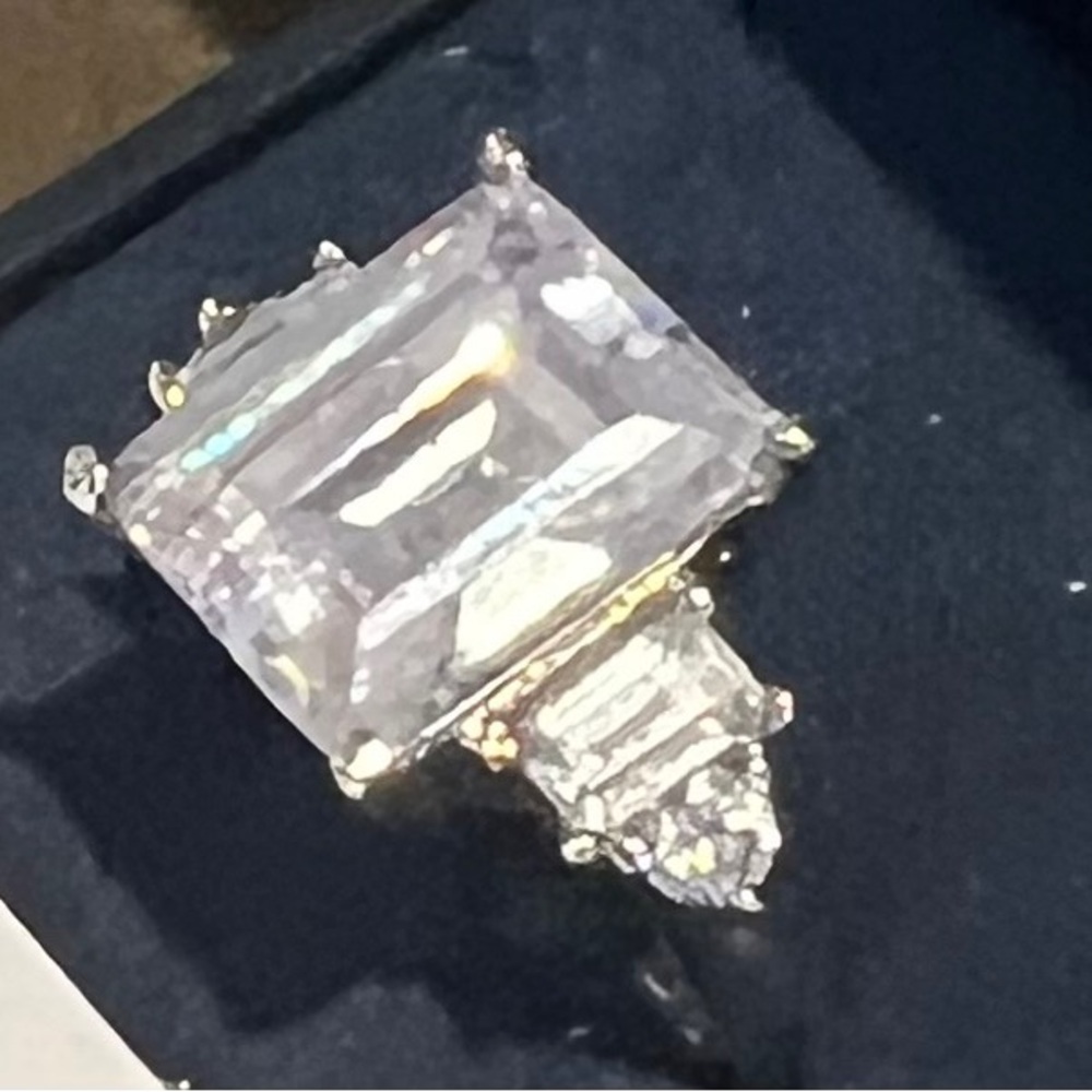 Elegant Crislu Sterling Silver Women's Ring